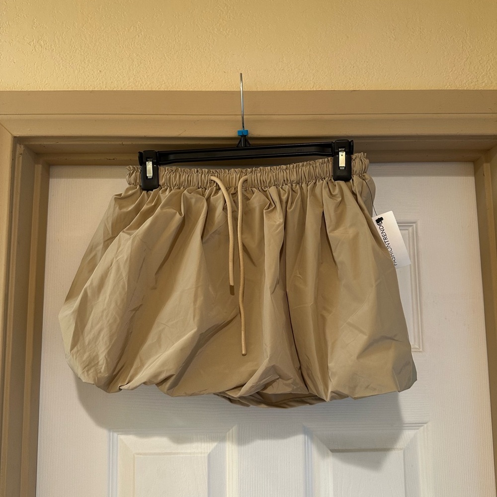 Mini bubble skirt